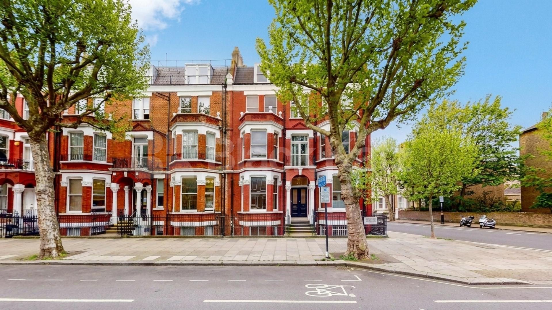 A modern studio apartment set on the 1st floor of an imposing house conversion on the corner of Sutherland Avenue, in the heart of Maida Vale Sutherland Avenue, London, W9,  London