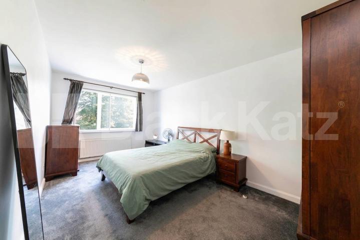 A beautifully presented, fully furnished two-bedroom apartment with a separate study, ideally situated on the sought-after Iverson Road, NW6 Iverson road, West Hampstead, NW6,  Redcroft