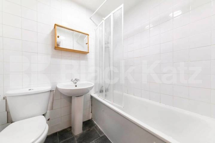A well-presented, fully furnished one-bedroom apartment situated on the popular Belsize Road, NW6.The property comprises a bright and spacious reception room, a separate fully fitted kitchen, a generously sized double bedroom featuring large built-in Belsize Road, London, NW6,  London