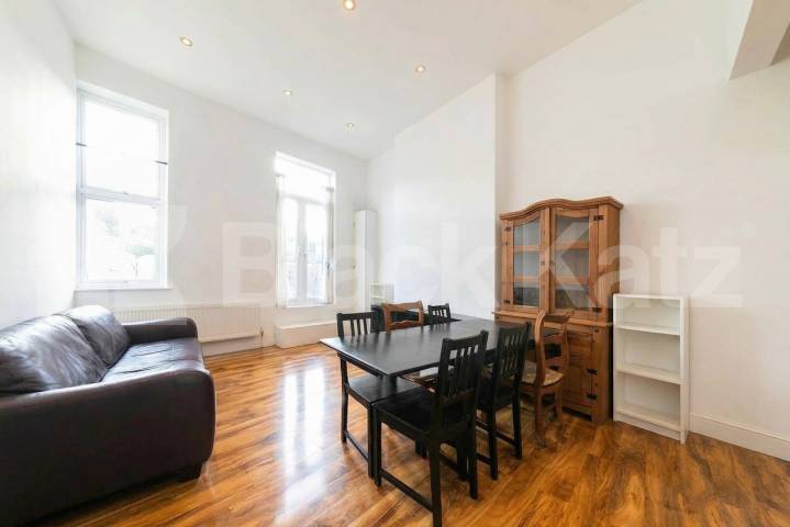 Situated on Kilburn High Road, this well-presented two-bedroom apartment offers spacious and modern living with excellent access to West Hampstead and the surrounding area.The property is offered furnished and features a large open-plan reception roo Kilburn High Road, London, NW6,  London