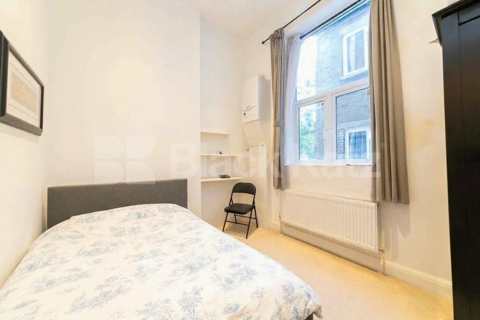 Situated on Kilburn High Road, this well-presented two-bedroom apartment offers spacious and modern living with excellent access to West Hampstead and the surrounding area.The property is offered furnished and features a large open-plan reception roo Kilburn High Road, London, NW6,  London
