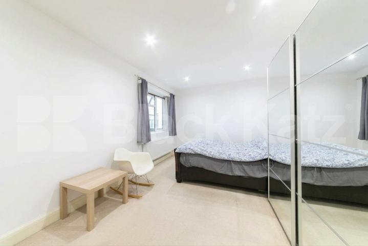 Situated on Kilburn High Road, this well-presented two-bedroom apartment offers spacious and modern living with excellent access to West Hampstead and the surrounding area.The property is offered furnished and features a large open-plan reception roo Kilburn High Road, London, NW6,  London