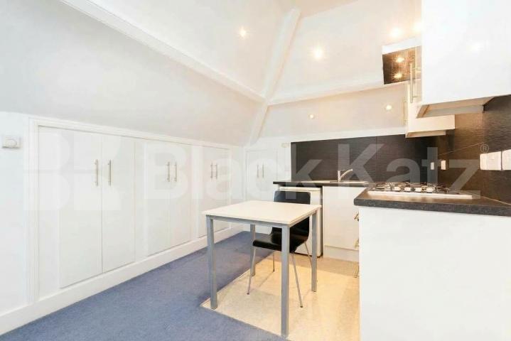A well-presented and good-sized studio apartment located on Dartmouth Road, NW2 Dartmouth Road, Kilburn, NW2 (Inclusive of Water),  London