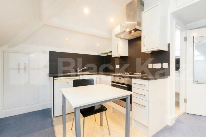A well-presented and good-sized studio apartment located on Dartmouth Road, NW2 Dartmouth Road, Kilburn, NW2 (Inclusive of Water),  London
