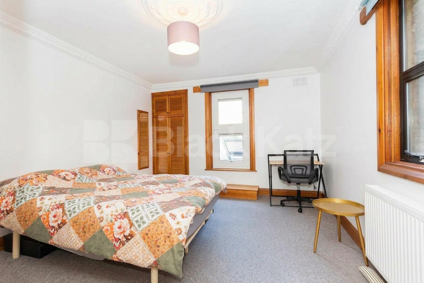 A well-presented two-bedroom apartment to rent on Finchley Road, NW3, available now Finchley Road, Hampstead, NW3,  London