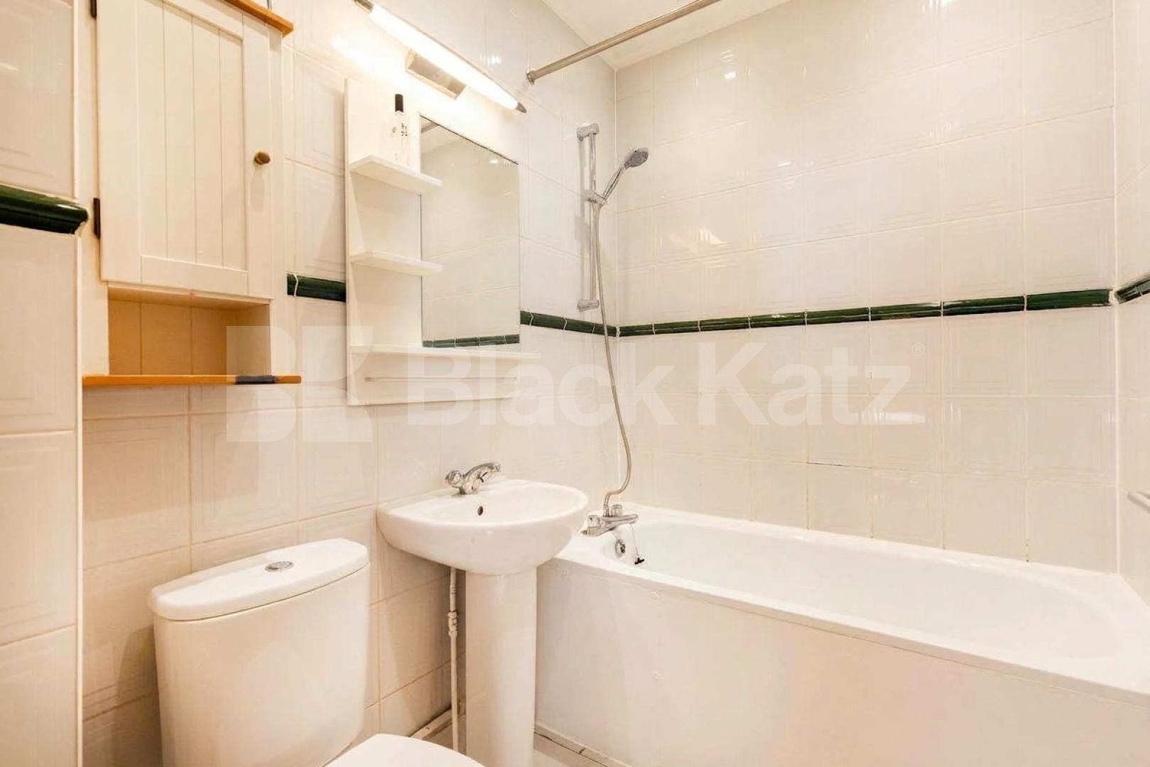 A well-presented two-bedroom apartment to rent on Finchley Road, NW3, available now Finchley Road, Hampstead, NW3,  London