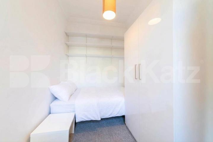 A well-presented two-bedroom apartment to rent on Finchley Road, NW3, available now Finchley Road, Hampstead, NW3,  London