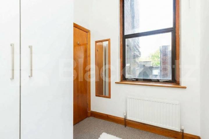 A well-presented two-bedroom apartment to rent on Finchley Road, NW3, available now Finchley Road, Hampstead, NW3,  London
