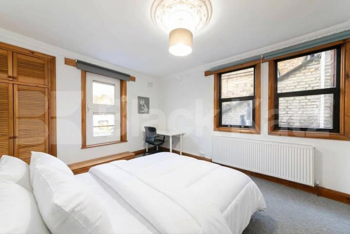 A well-presented two-bedroom apartment to rent on Finchley Road, NW3, available now Finchley Road, Hampstead, NW3,  London