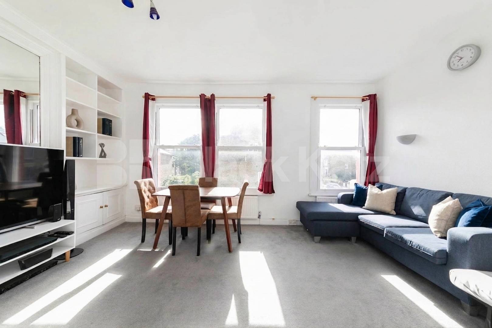 A well-presented one bedroom split-level property to rent on Thornfield Road, W12, available from the start of December Thornfield Road, London, W12,  London
