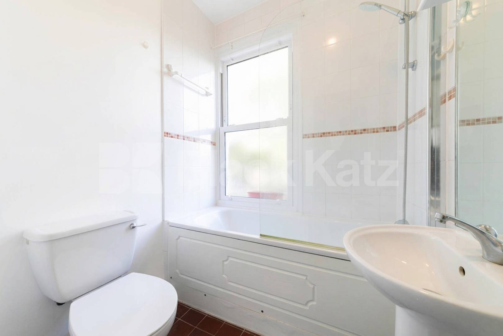 A well-presented one bedroom split-level property to rent on Thornfield Road, W12, available from the start of December Thornfield Road, London, W12,  London