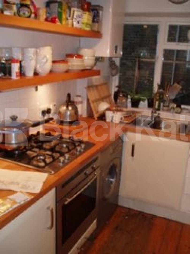 			1 Bedroom, 1 bath, 1 reception Flat			 Alexandra Grove, FINSBURY PARK N4