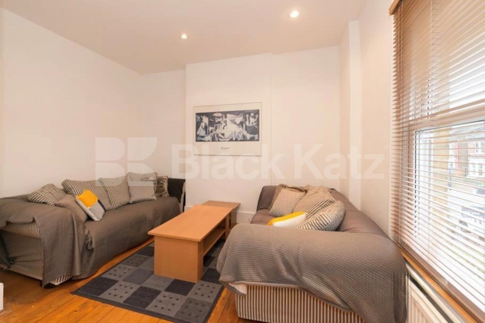 A spacious three-bedroom flat located on Alexandra Road N8 Alexandra Road, Turnpike Lane 