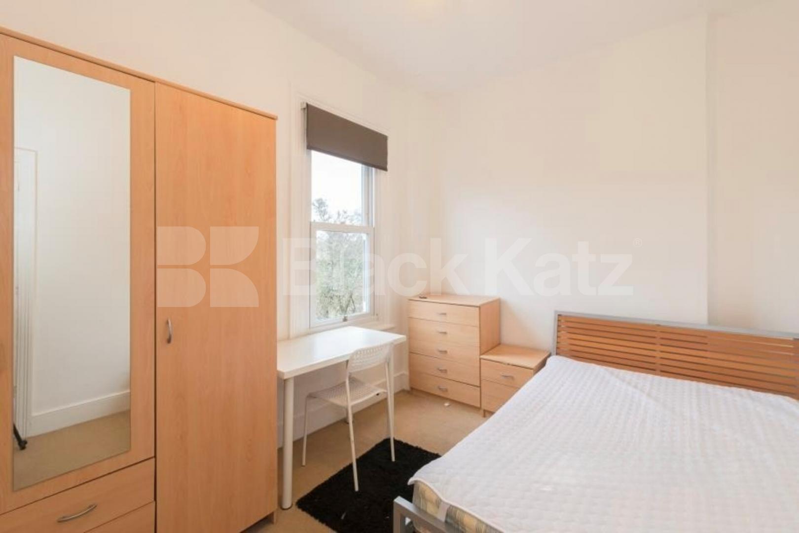 A spacious three-bedroom flat located on Alexandra Road N8 Alexandra Road, Turnpike Lane 