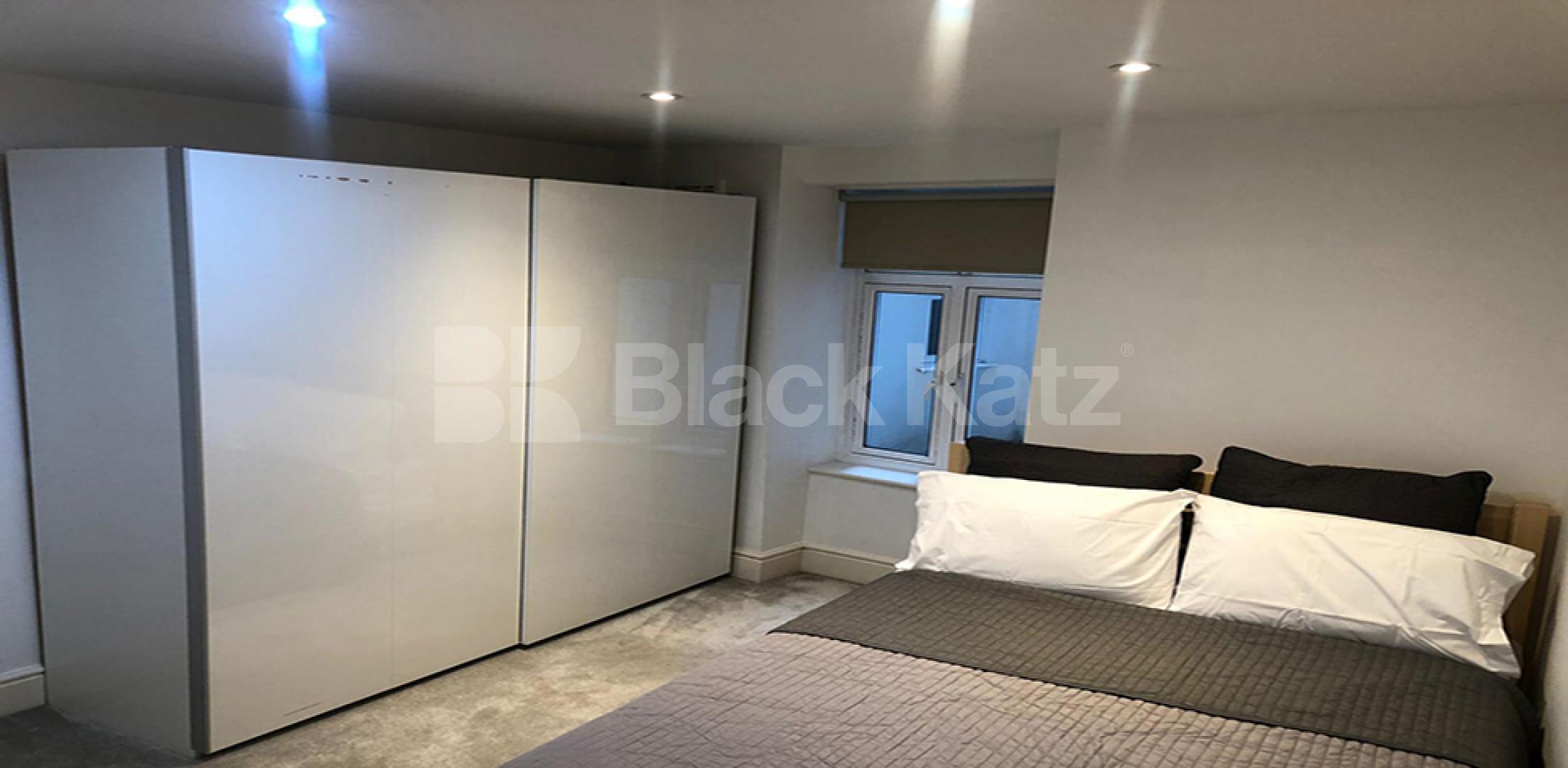 			NEW INSTRUCTION!, 2 Bedroom, 1 bath, 1 reception Flat			 Alma Square, ST JOHNS WOOD