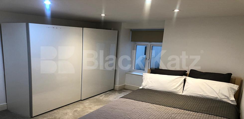 			NEW INSTRUCTION!, 2 Bedroom, 1 bath, 1 reception Flat			 Alma Square, ST JOHNS WOOD