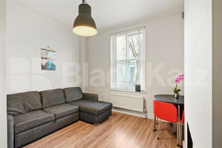 1 bedroom property located on a sought after Road in Holloway Annette Road , Holloway
