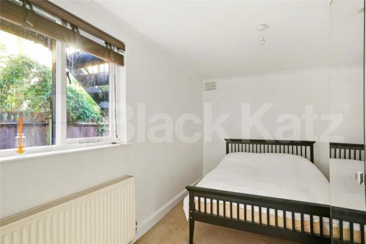 1 bedroom property located on a sought after Road in Holloway Annette Road , Holloway
