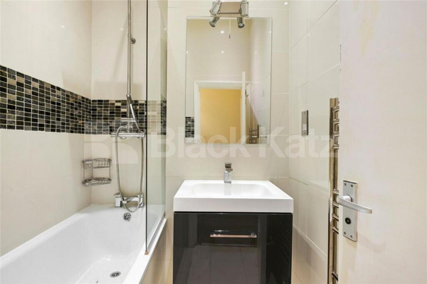 1 bedroom property located on a sought after Road in Holloway Annette Road , Holloway