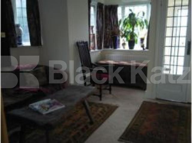 			Studio Apartment, 1 bath, 1 reception Studio			 Great North Road, HIGHGATE