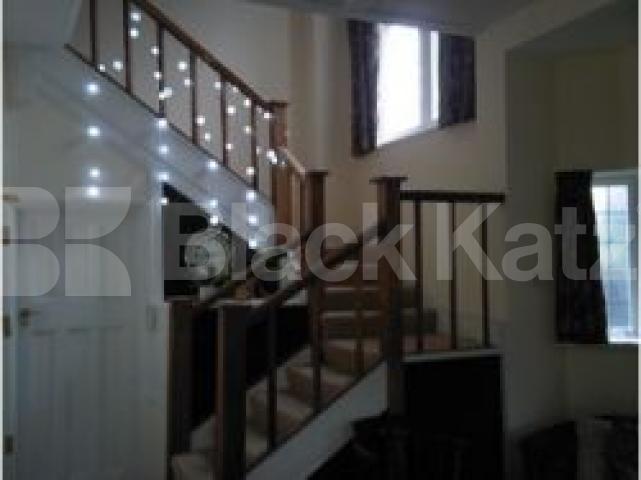 			Studio Apartment, 1 bath, 1 reception Studio			 Great North Road, HIGHGATE