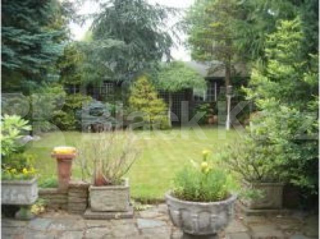 			Studio Apartment, 1 bath, 1 reception Studio			 Great North Road, HIGHGATE