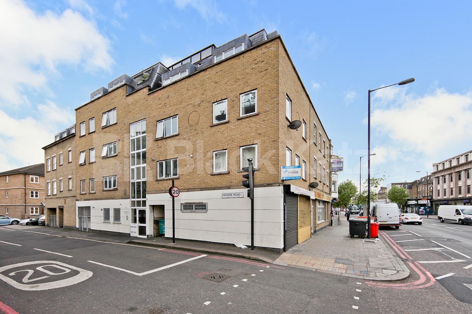 Bright & airy Duplex apartment  Hendre road, Borough / Elephant and Castle 