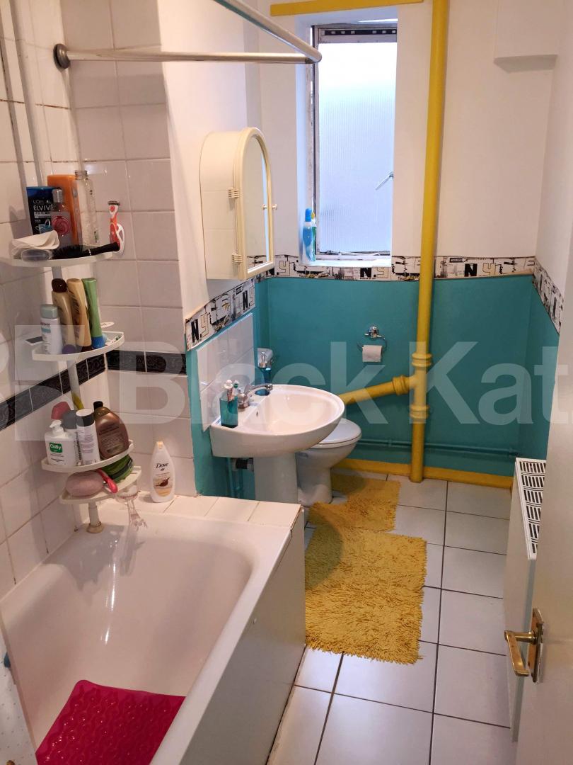 			3 Bedroom, 1 bath, 1 reception Flat			 Avondale House, Avondale Square, Old Kent Road