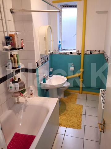 			LET , 3 Bedroom, 1 bath, 1 reception Flat			 Avondale House, Avondale Square, Old Kent Road