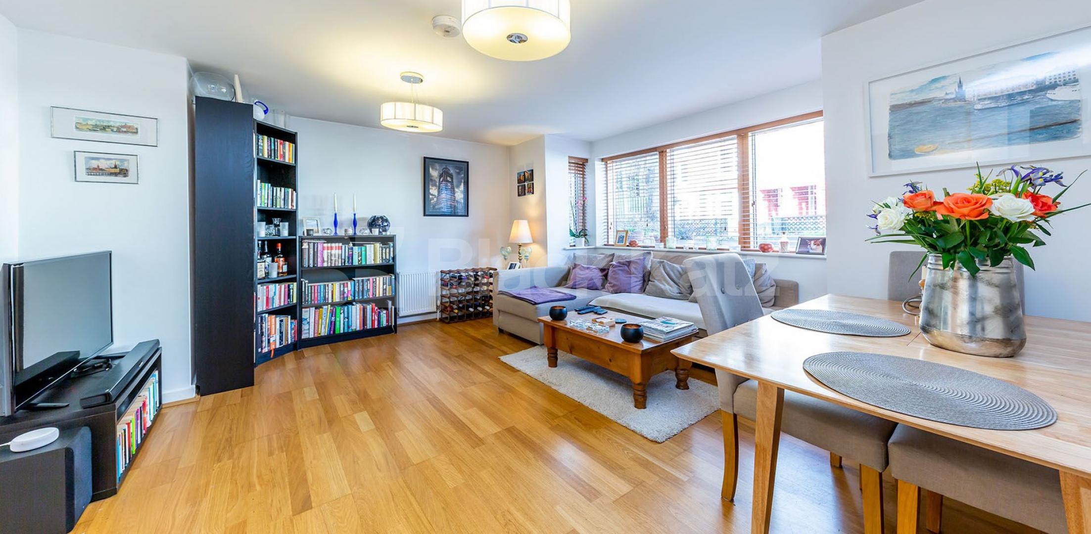 			Fantastic Prorperty !, 3 Bedroom, 1 bath, 1 reception Flat			 Womersley Road, CROUCH END