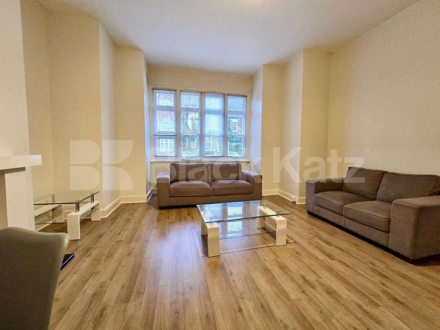 			2 Bedroom, 2 bath, 1 reception Flat			 Stanley Gardens, Willesden Green