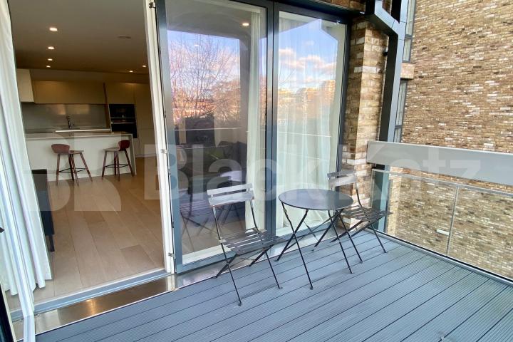 Stunning apartment, superbly located & with 24hr Concierge Hilary Mews, Borough