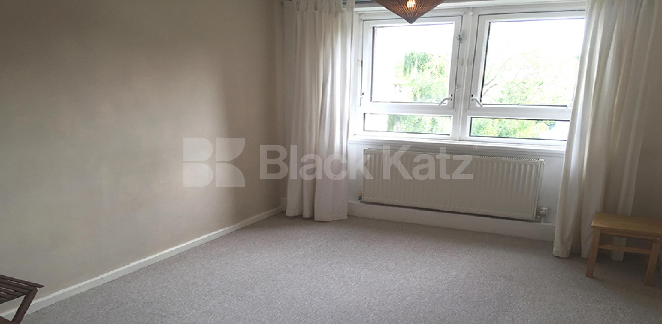 			RENT INCLUDES HEATING & HOT WATER!, 1 Bedroom, 1 bath, 1 reception Flat			 Primrose Hill Road, PRIMROSE HILL