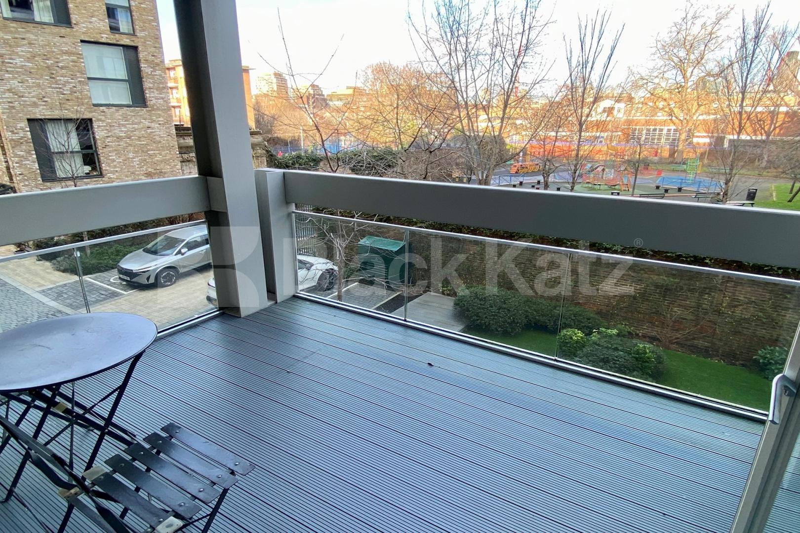 Stunning apartment, superbly located & with 24hr Concierge Hilary Mews, Borough