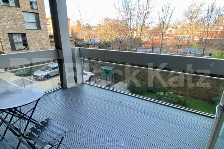 Stunning apartment, superbly located & with 24hr Concierge Hilary Mews, Borough