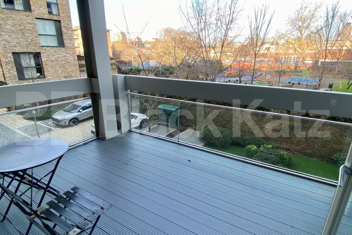 Stunning apartment, superbly located & with 24hr Concierge Hilary Mews, Borough