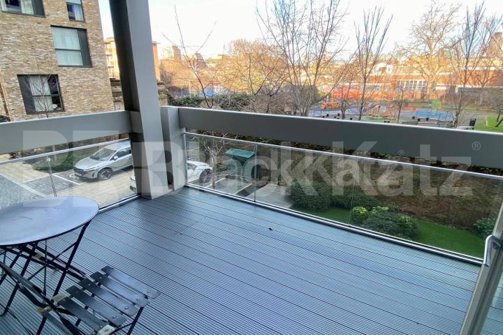 Situated on the ever desirable Borough High Street on the corner of Marshalsea Road, Black Katz London Bridge Office are extremely proud to offer this stunning contemporary apartment.Flooded with natural light this impressive one double bedroomed l Hilary Mews, Brandon House, SE1,  Brandon House