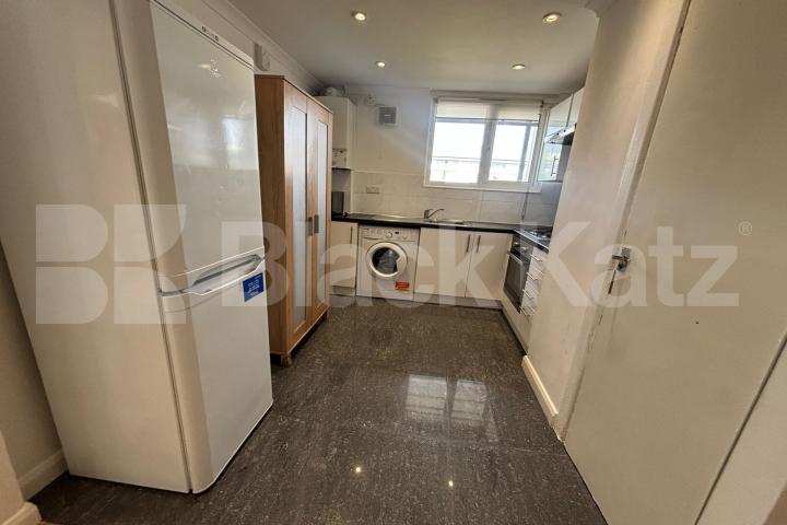 Duplex three double bedroomed apartment with balcony Coopers Road, Bermondsey