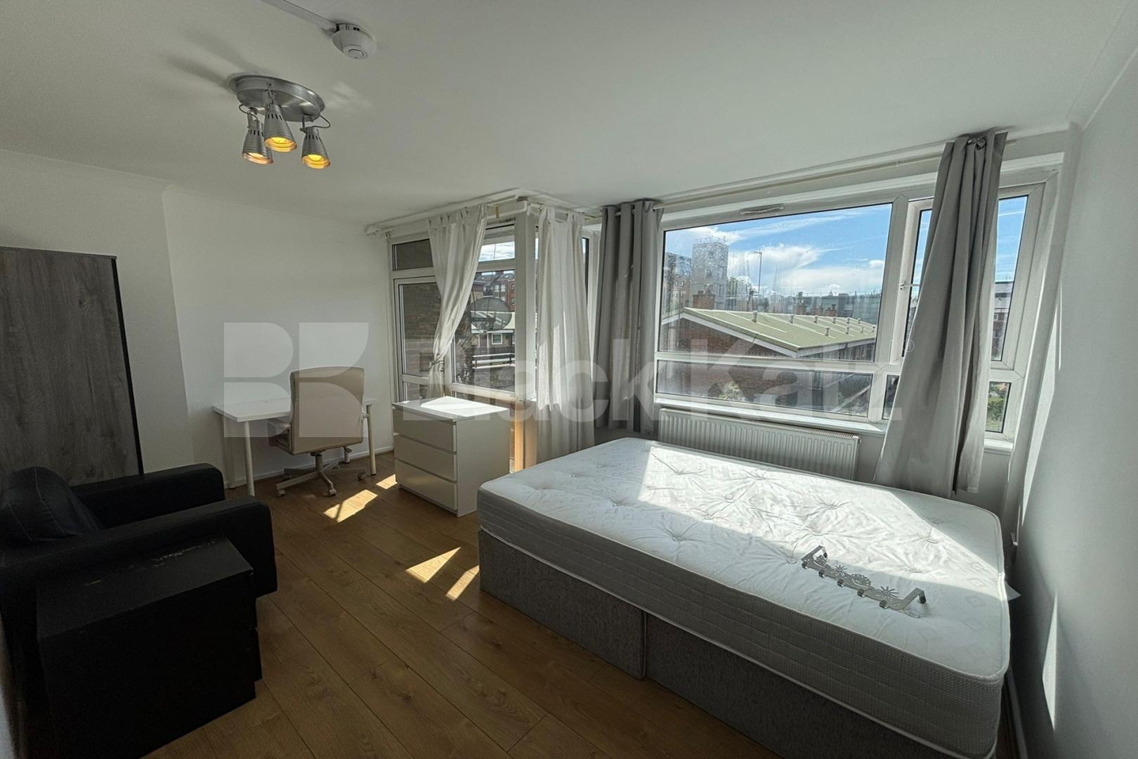 Duplex three double bedroomed apartment with balcony Coopers Road, Bermondsey