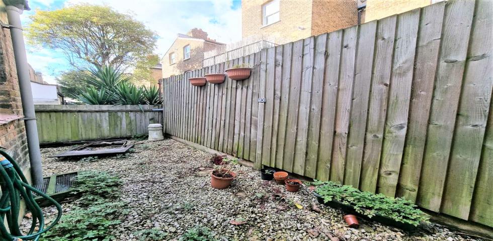 			1 Bedroom, 1 bath, 1 reception Flat			 Cotleigh Road, WEST HAMPSTEAD