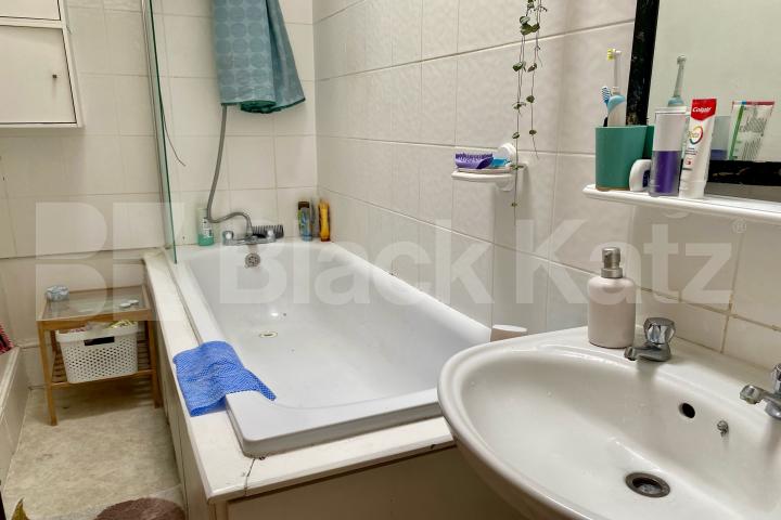 larger than average period conversion  Browning Street, Elephant and Castle