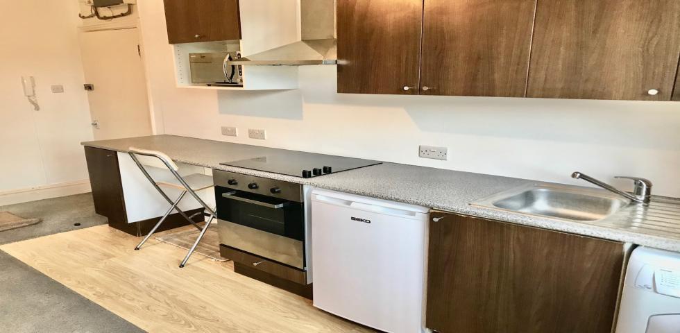 			HEATING and HOT WATER INCLUDED, Studio Apartment, 1 bath, 1 reception Apartment			 Goldhurst Terrace, WEST HAMPSTEAD