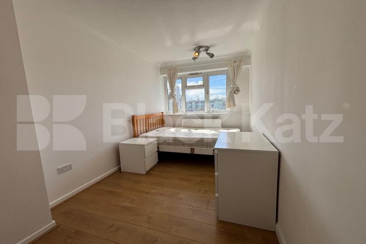 Duplex three double bedroomed apartment with balcony Coopers Road, Bermondsey