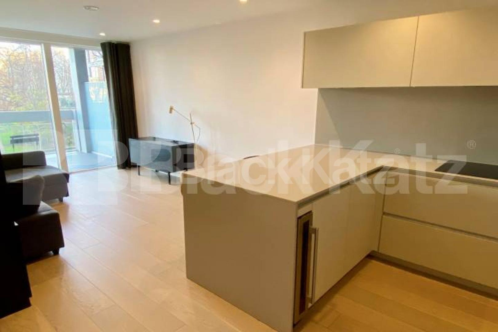 Stunning apartment, superbly located & with 24hr Concierge Hilary Mews, Borough