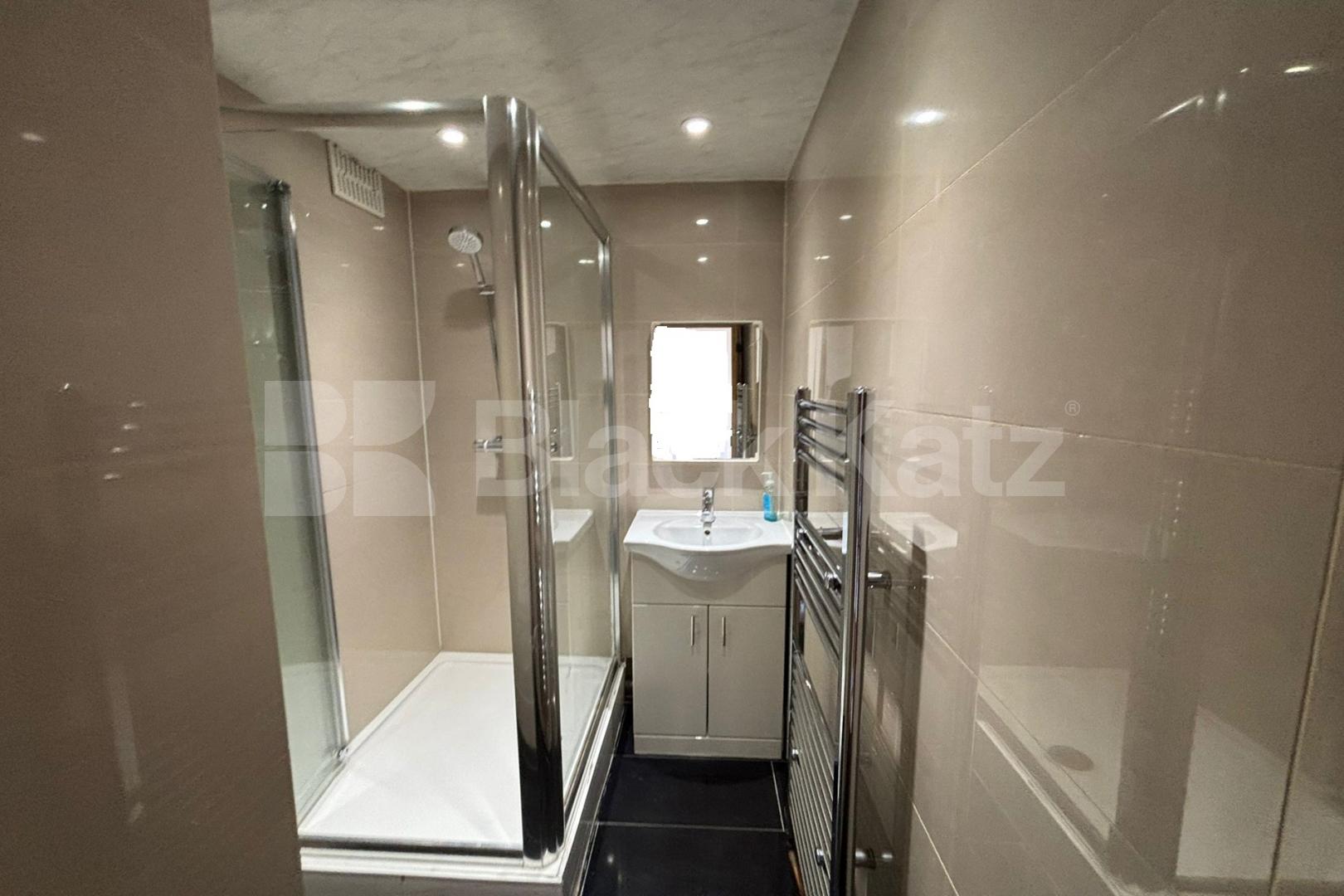 Duplex three double bedroomed apartment with balcony Coopers Road, Bermondsey