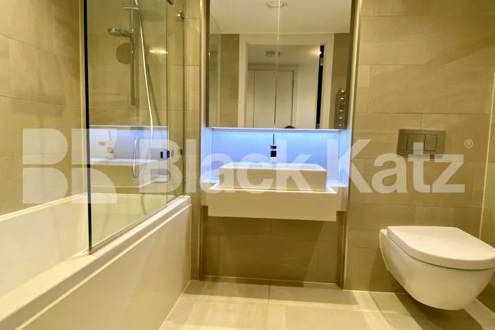 Stunning apartment, superbly located & with 24hr Concierge Hilary Mews, Borough