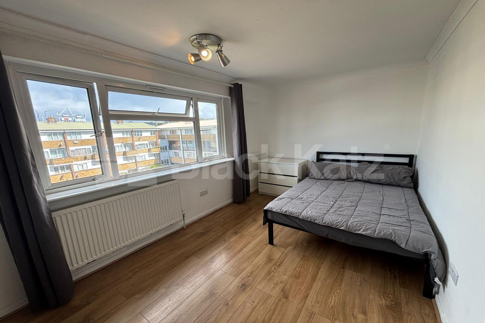 Duplex three double bedroomed apartment with balcony Coopers Road, Bermondsey