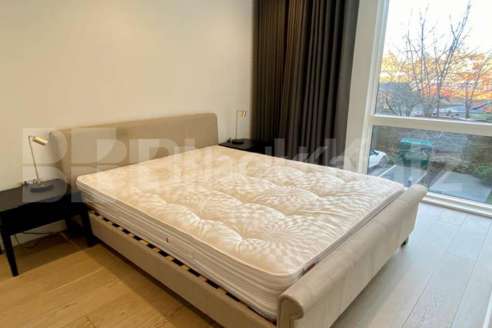 Stunning apartment, superbly located & with 24hr Concierge Hilary Mews, Borough