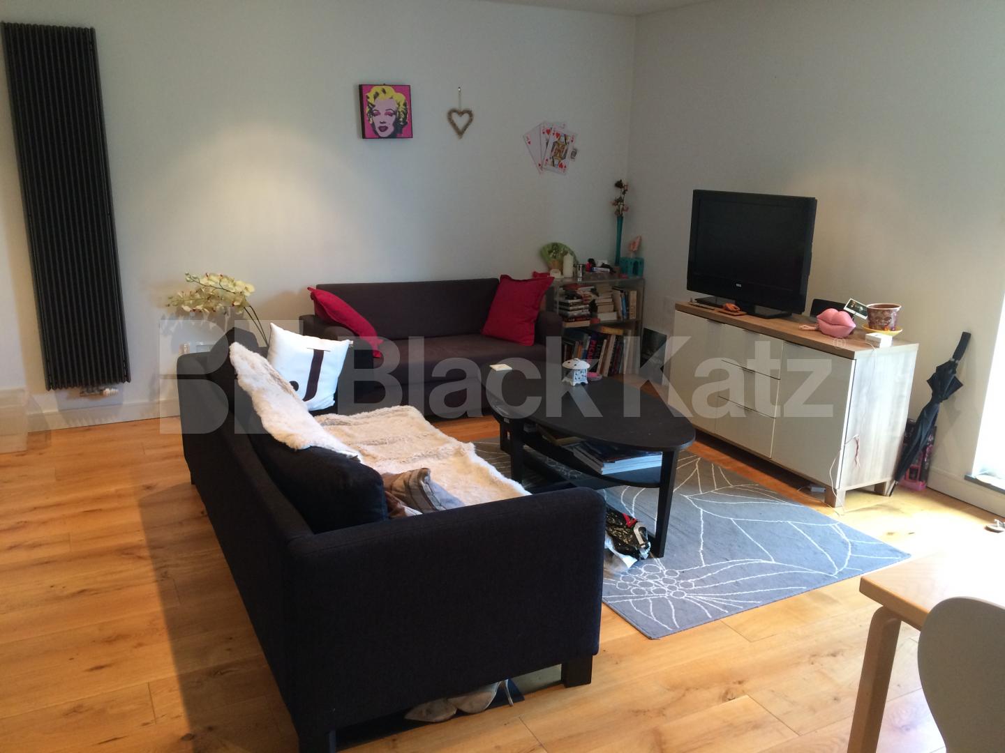 			UNDER OFFER , 2 Bedroom, 1 bath, 1 reception Apartment			 12 Bermondsey Square , London Bridge