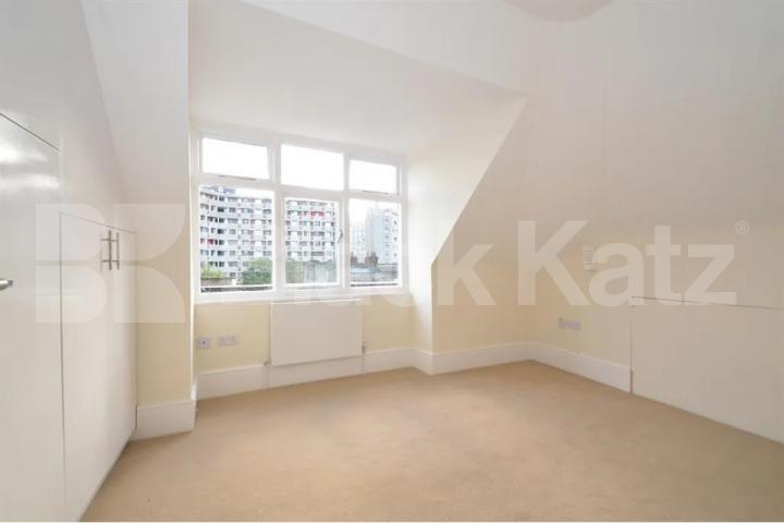 			3 Bedroom, 2 bath, 1 reception Apartment			 Hackney Road, Shoreditch / Bethnal Green